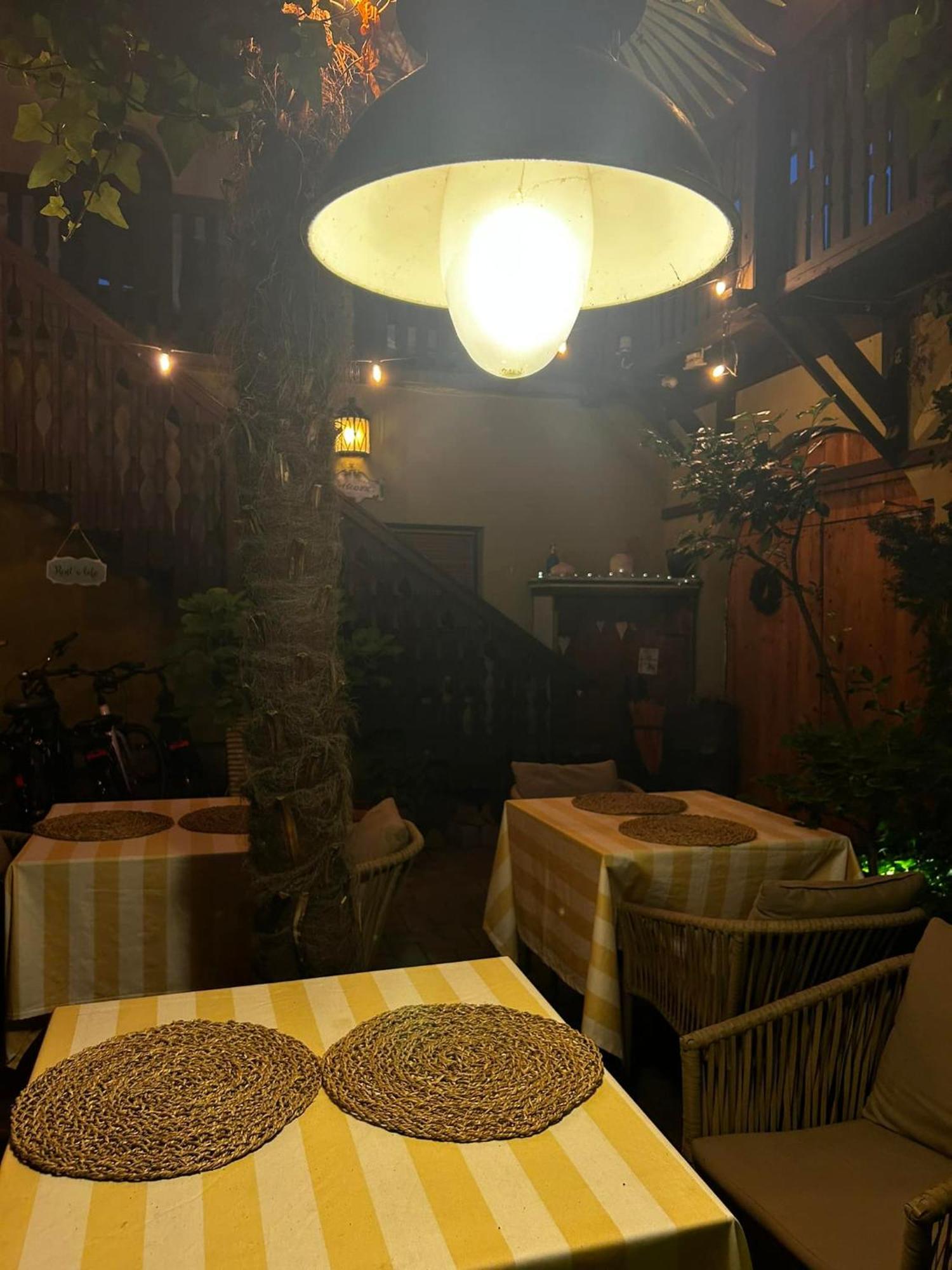 Szent Anna Panzio Hotel Strigoniu Exterior foto